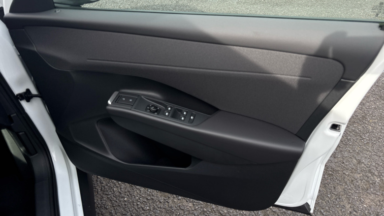 Volkswagen T-Roc 1.5 eTSI Life 5dr DSG Petrol Hatchback